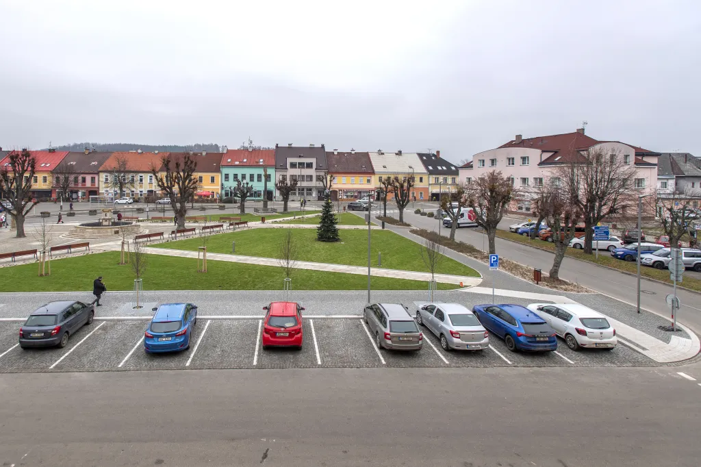 Česká Skalice na Náchodsku dokončila první etapu rekonstrukce centrálního Husova náměstí