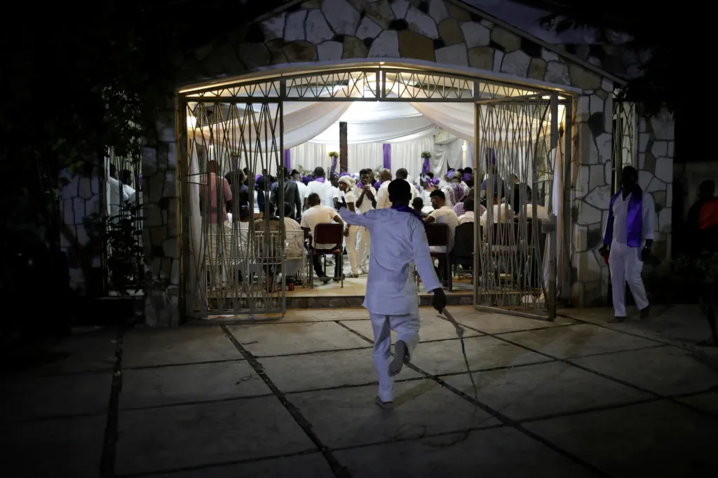 Vyznavači voodoo na Haiti oslavili svátek smrti