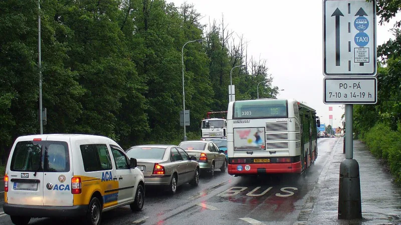 Vyhrazený jízdní pruh pro autobusy