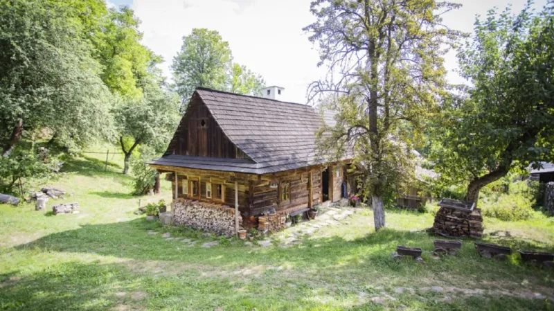 Majitelka usedlosti dostala ocenění za záchranu lidové architektury