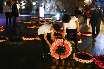 Svět si připomíná oběti holocaustu, v Izraeli drželi dvě minuty ticha