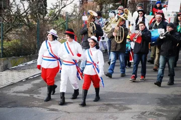 Železné hory ožily maškarním rejem