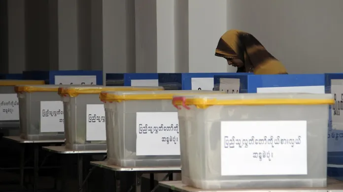 Doplňovací volby do barmského parlamentu