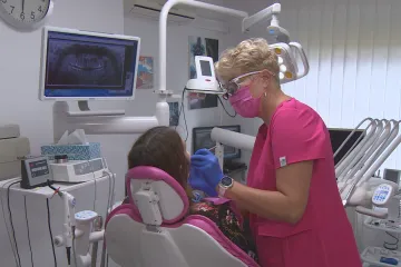 „U zubaře jsme nebyli čtyři roky.“ Češi z příhraničí jezdí za stomatology do Polska