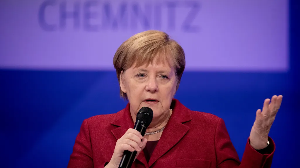 Angela Merkelová během veřejné diskuse v Chemnitzu