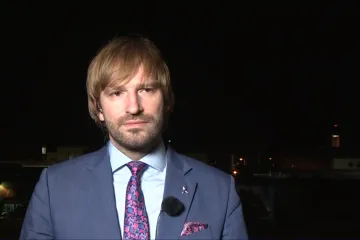 Od pondělí venku bez roušek. Na hromadné akce bude smět až 2500 lidí