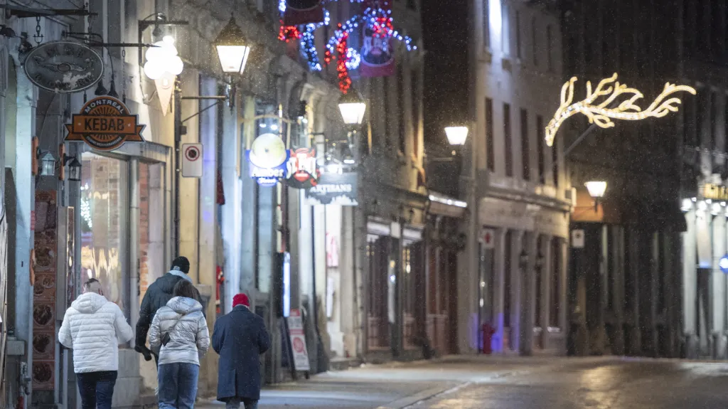 Quebec zpřísňuje opatření, ulice Montrealu jsou téměř prázdné