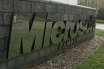 Microsoft se Yahoo nechce vzdát