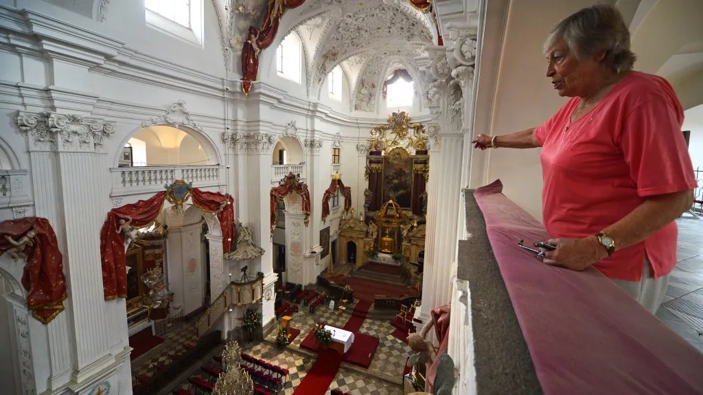 Interiér chrámu v Polné