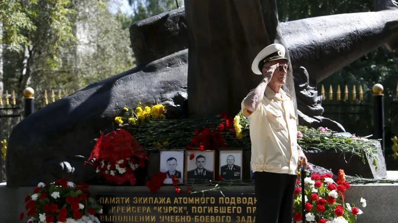 Pietní akce k 15. výročí tragédie Kursku