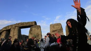 Východ slunce ve Stonehenge