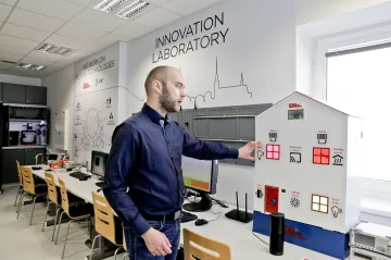 Výdaje na vědu v ČR loni vzrostly o 12,3 miliardy. Firmy dávají víc než stát