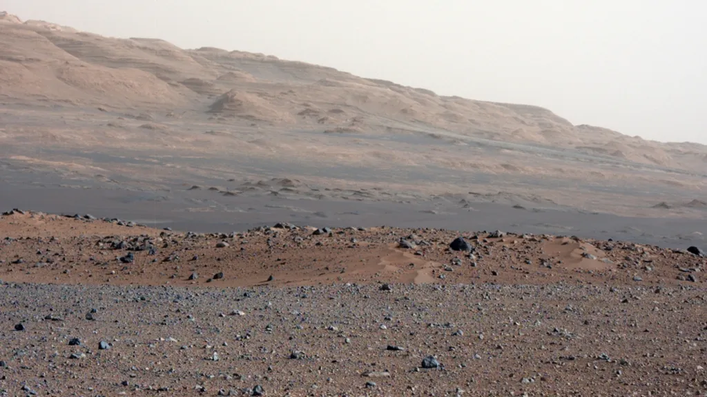 Povrch Marsu vyfocený sondou Curiosity