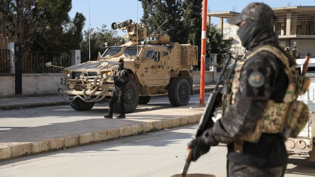 Syrské demokratické síly ve městě Dajr Háfir