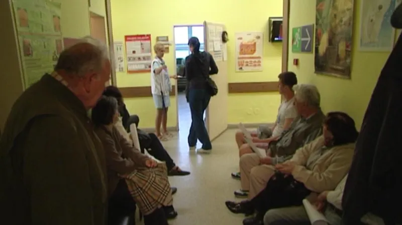 Přeplněné čekárny, dlouhé čekání, nervy to nevydrží