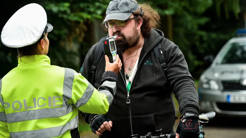 Policie se při kontrolách zaměřuje i na cyklisty