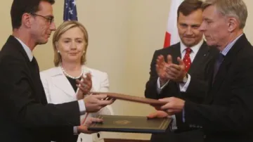 Hillary Clintonová a Radoslaw Sikorski