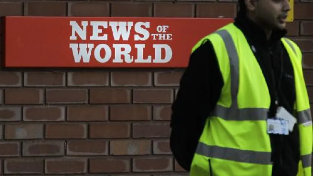 Policie hlídá redakci nedělníku News of the World
