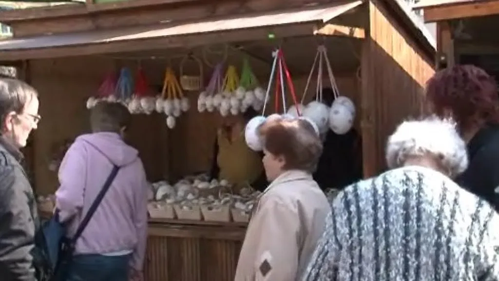 Na Velikonočních trzích se dají koupit pomlázky, věnce i zdobená vajíčka