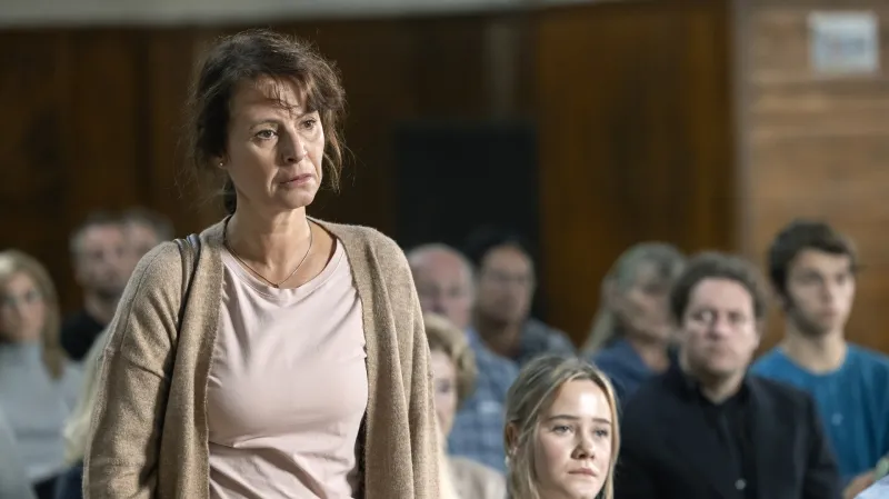 Lenka Vlasáková při natáčení filmu Svatá