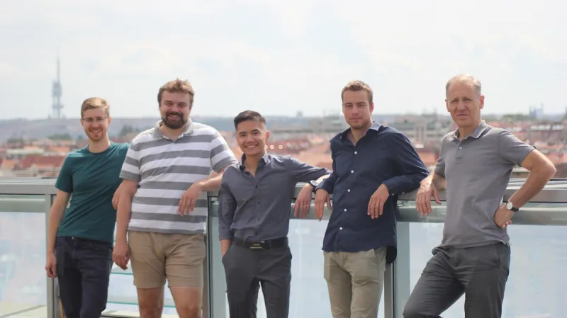 Tým, který naprogramoval chatbot Alquist