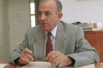 Tušil tragédii roku 1968, skončil u kotle, do Moskvy se vrátil jako velvyslanec. Na Dobrovského vzpomíná Karel Pacner