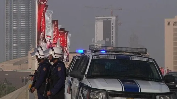 Policejní hlídky v ulicích Bahrajnu
