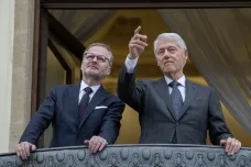 Fiala se setkal s Clintonem. Oceňuje roli Česka v Evropě a při pomoci Ukrajině, řekl premiér