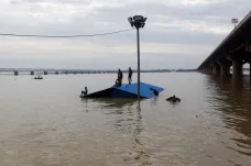 Záplavy na Ganze lámou rekordy. Příčina je nejen na obloze, ale i pod vodou