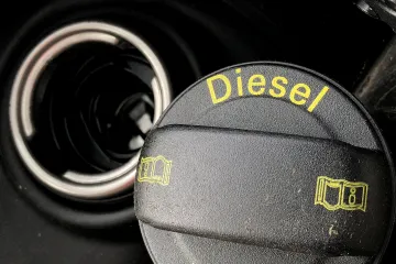 Hrozí nedostatek nafty, tvrdí Bloomberg. Zasáhnout může především chudší státy