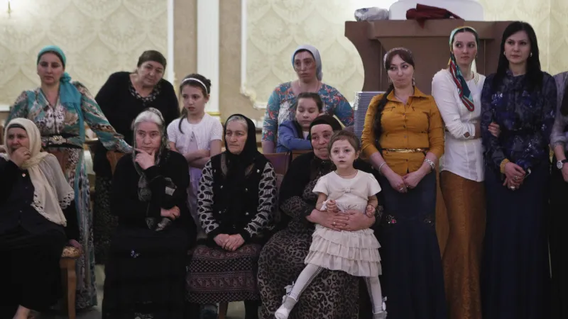 Čečenské ženy na svatební oslavě (2013). Ilustrační snímek