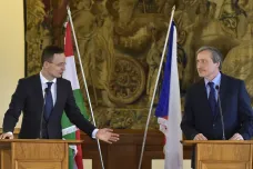 Maďarský ministr zahraničí v Česku: Migrace je nebezpečná, musíme se jí bránit
