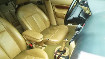 Zaplavená Škoda Octavia v Libeži