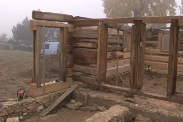 Roubenku z osmnáctého století přestěhovali z jedné vesnice do druhé