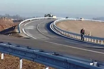 Na dálnicích se bude šetřit, budou strmější a klikatější