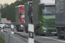 Přetížené kamiony ničí dálnici D1. Vysokorychlostní váhy, které by je odhalily, nefungují