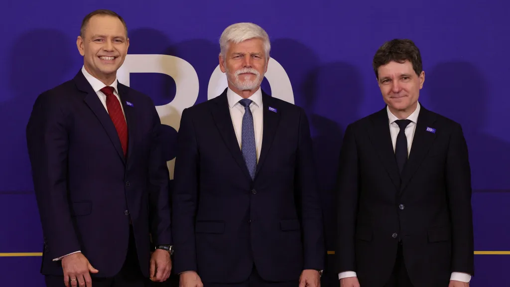 Summit B9 v Bukurešti. Zleva polský prezident Karol Nawrocki, český prezident Petr Pavel a rumunský prezident Nicușor Dan