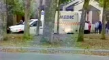 Policie a záchranáři před budovou školní rady v Panama City