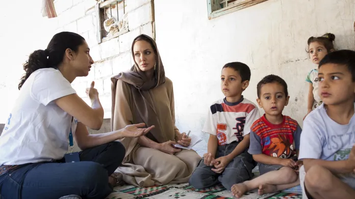 Angelina Jolie v syrském uprchlickém táboře