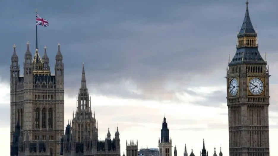 UDÁLOSTI: Britské volby vyhráli konzervativci