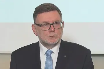 Vláda je blíže rozhodnutí o mimořádné dani. Stanjura potvrdil, že se mluví i o rafinériích