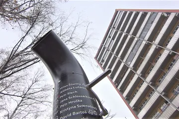 To není dezinfekce. Roura s klikou dávkuje v Ostravě poezii