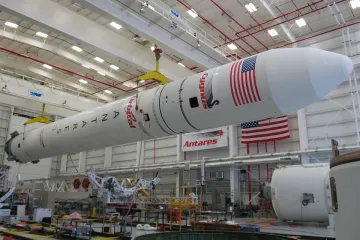 Rusko nebude dodávat do USA raketové motory. „Ať si létají třeba na koštěti,“ napsal šéf Roskosmosu