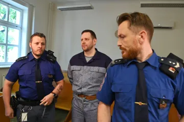 Žháře z Vítkova soud zatím odmítl propustit z vězení, chce psychologický posudek