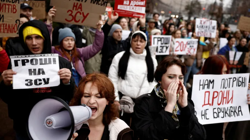 Aktivisté v Kyjevě protestují proti zákonu oslabujícímu nezávislost protikorupčních úřadů