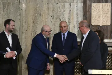 Válek a pojišťovny podepsali dohodu, zvýší platby ambulancím lékařů