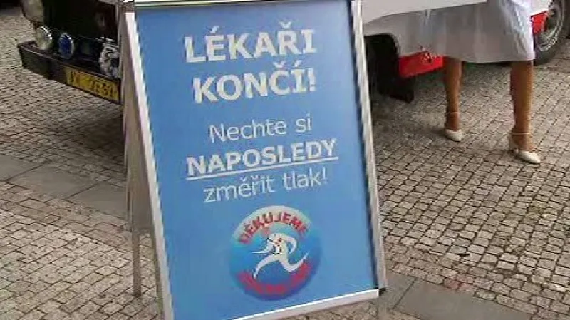 Lékařské odbory bojují za vyšší platy
