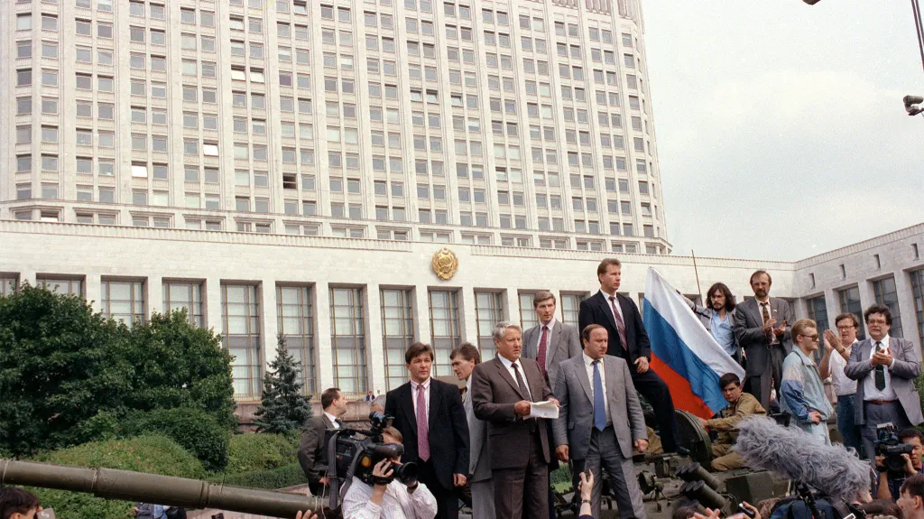 Ruský prezident Boris Jelcin před parlamentem