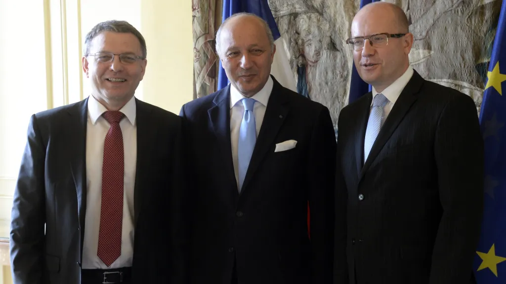 Lubomír Zaorálek, Laurent Fabius a Bohuslav Sobotka na setkání velvyslanců