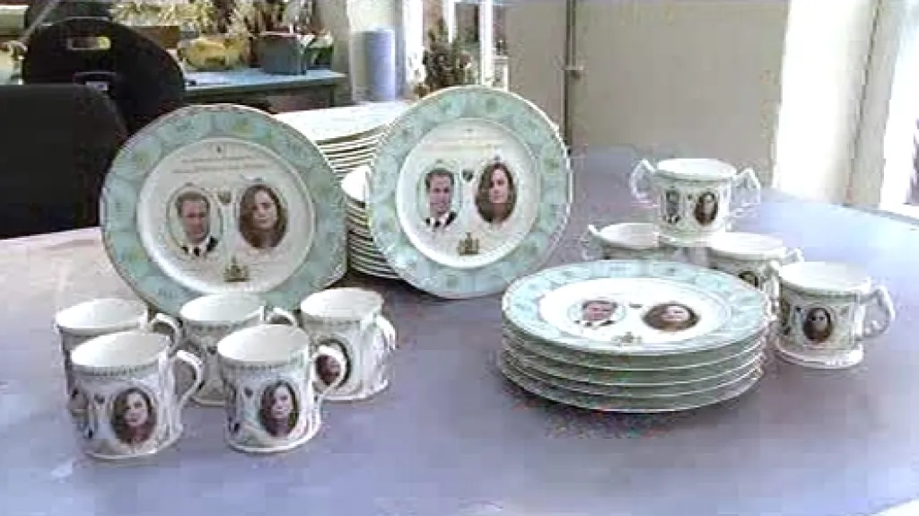 Porcelánová sada s Kate Middletonovou a princem Williamem